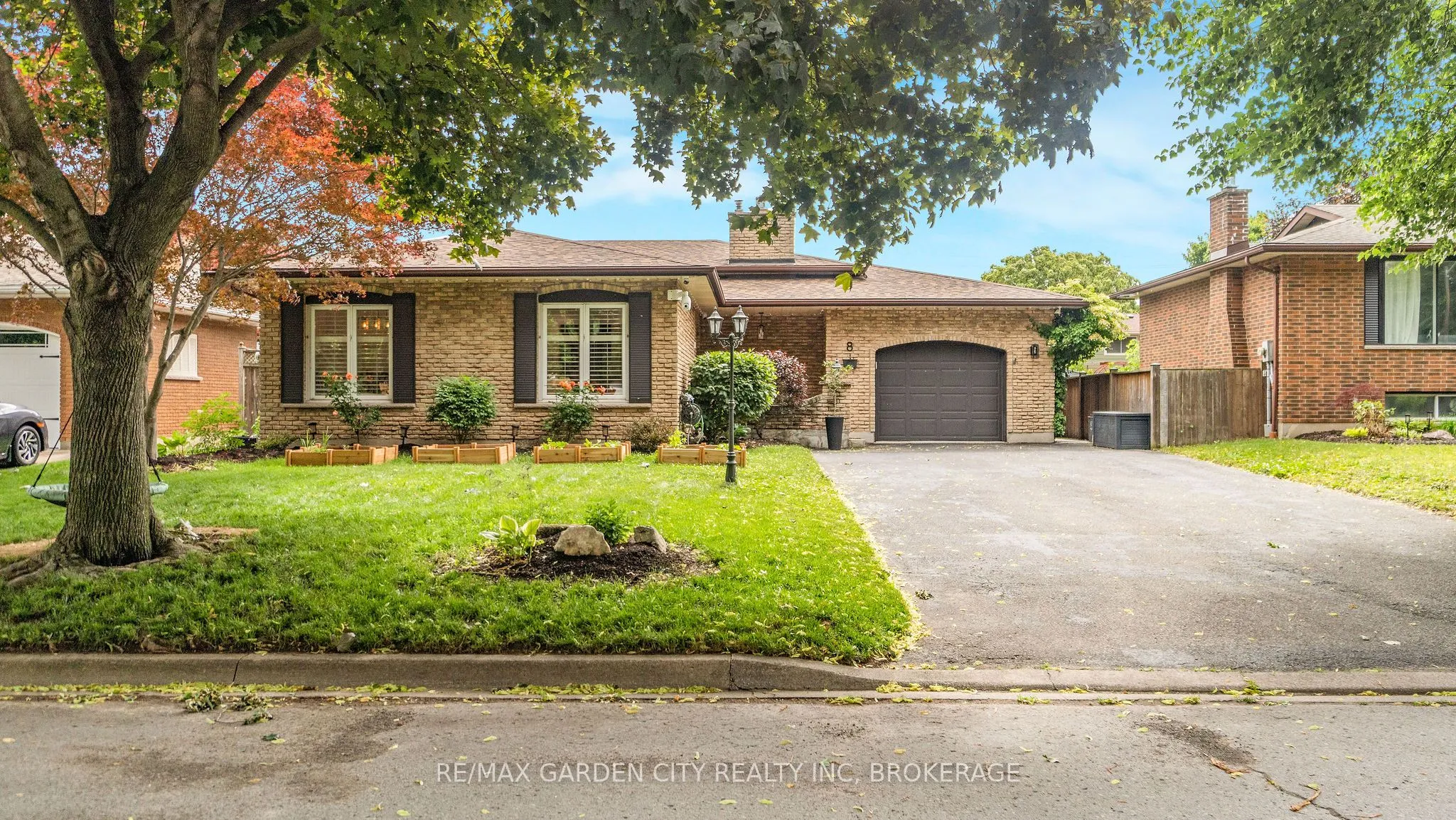 8 Jessica Drive, ON L2M 6V7