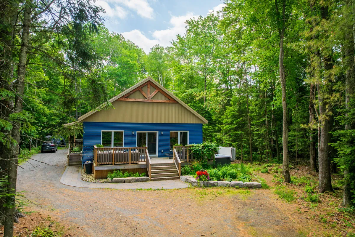 2776 MUSKOKA RD 117 Road, ON P0B 1A0