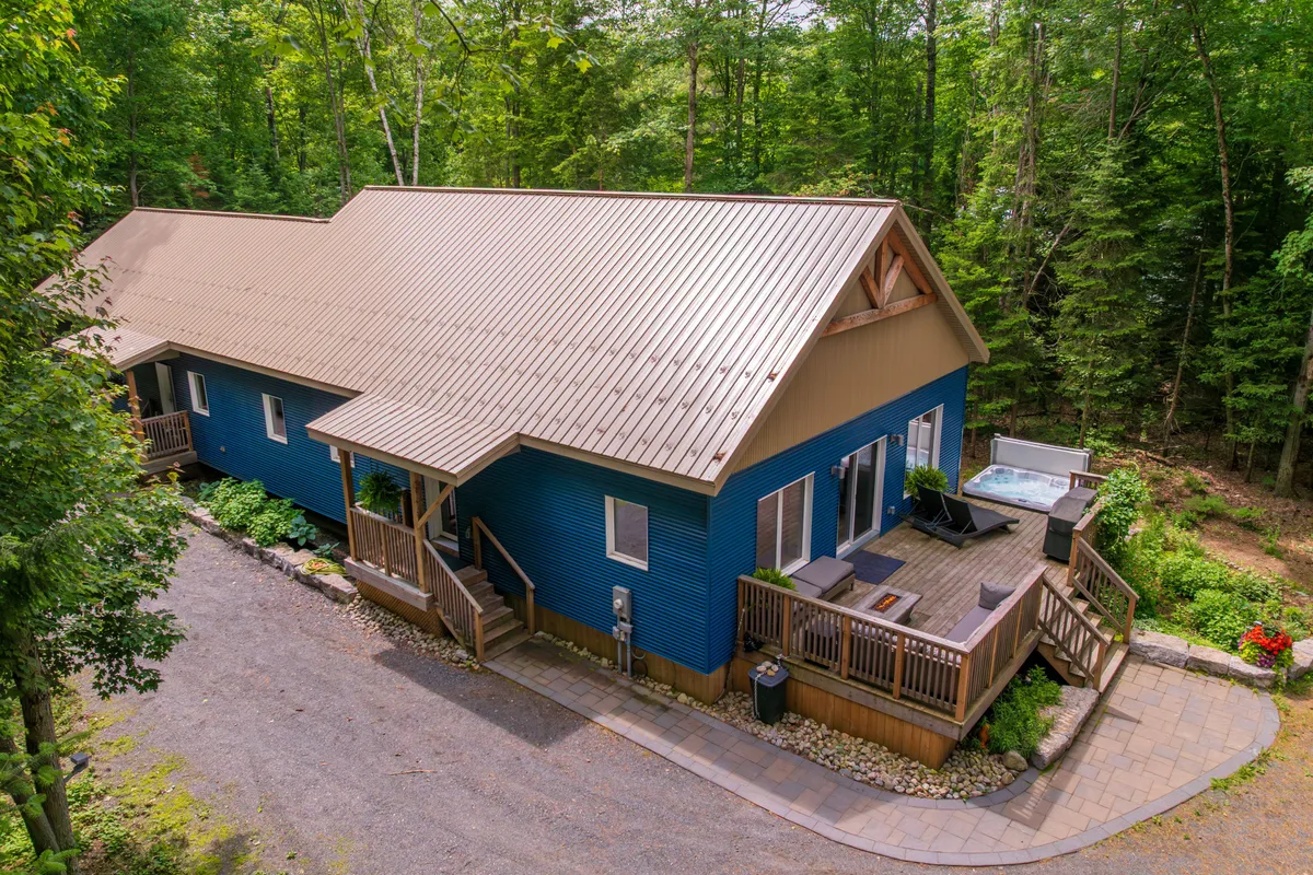 2776 MUSKOKA RD 117 Road, ON P0B 1A0