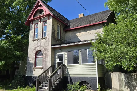 3 Drummond Street, ON K7H 1E4