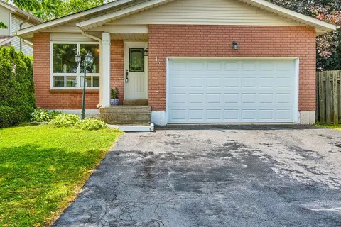 14 Ashridge Place, ON L8W 3S6