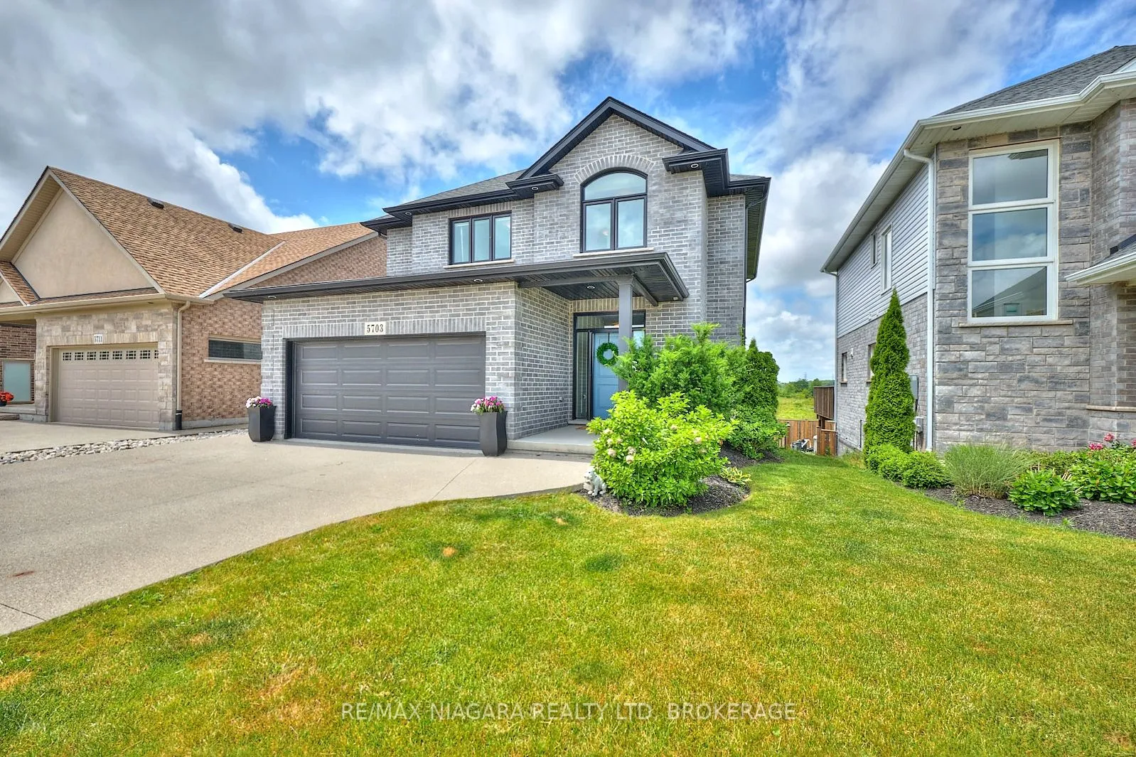 5703 Osprey Avenue, ON L2H 0M2