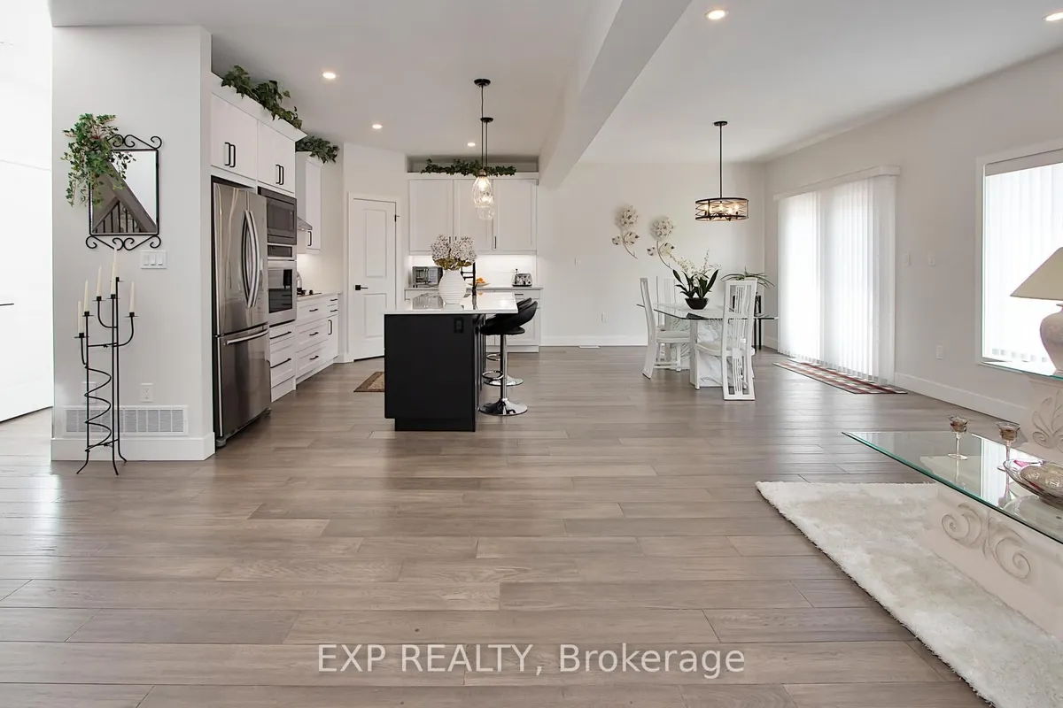 84 Thames Springs Crescent, ON N0M 2M0