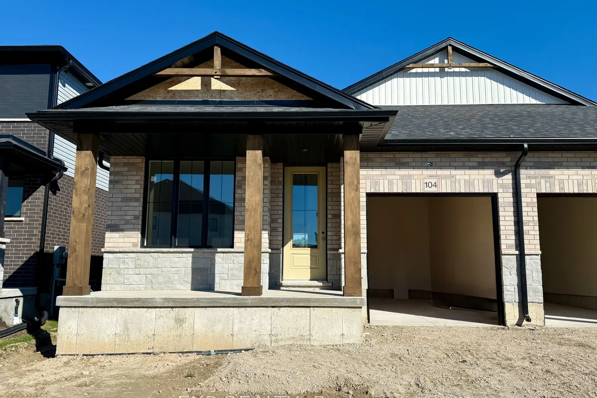 104 Thackeray Way, ON N0G 1Z0