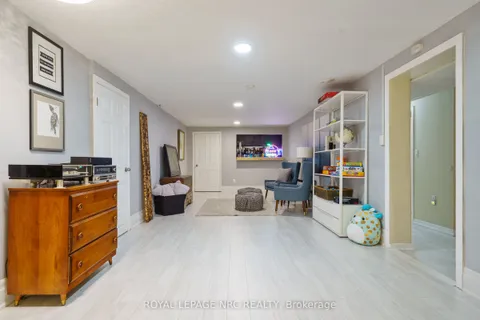 83 Lakeside Drive, ON L3M 2L4