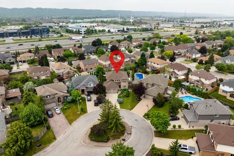 9 Sugarberry Court, ON L8E 5E6