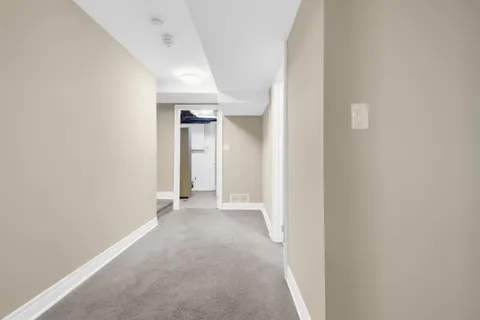 8 Keswick Street, ON L2P 1L9