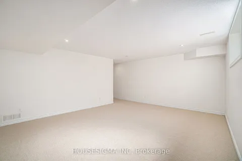 282 Keyrock Drive, ON K2T 0G1