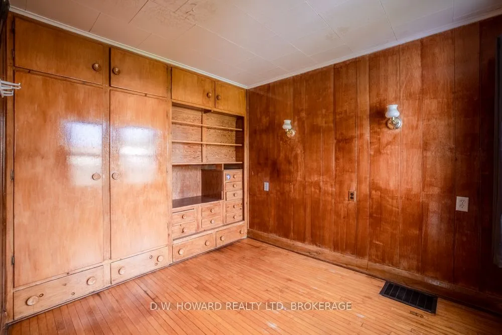 2533 East Avenue, ON L0S 1S0