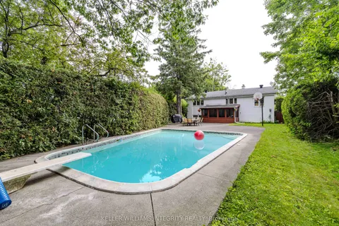 31 Ashgrove Crescent, ON K2G 0S1