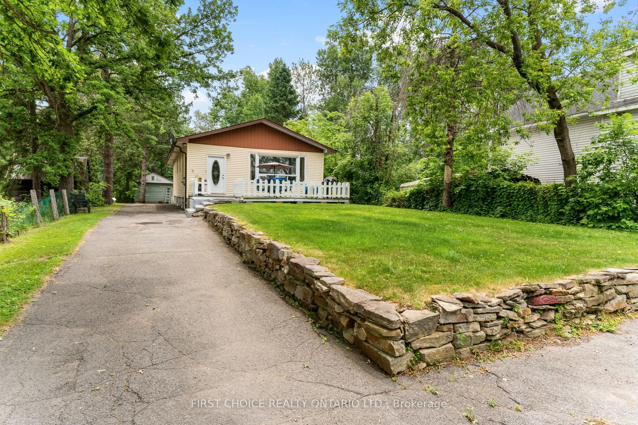 96 Constance Lake Road, ON K2K 1X7