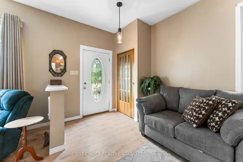 96 Constance Lake Road, ON K2K 1X7