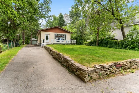 96 Constance Lake Road, ON K2K 1X7