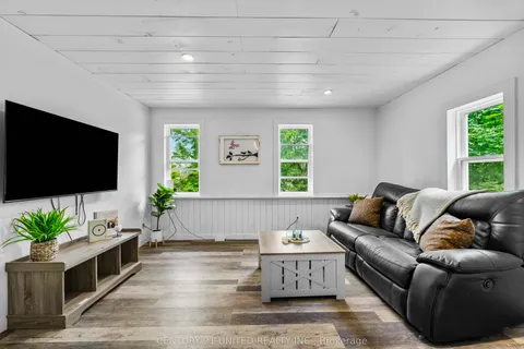 8 Library Road, ON K0L 3E0