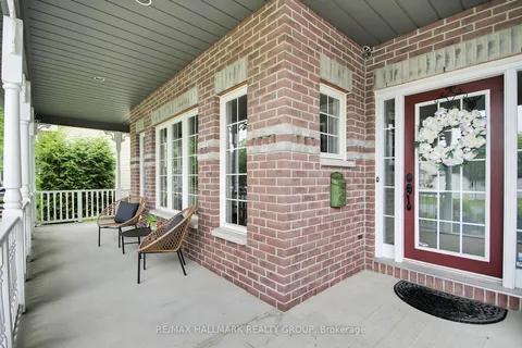 31 Kyle Avenue, ON K2S 1G9