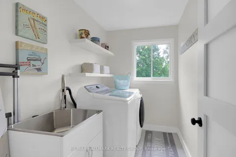 31 Kyle Avenue, ON K2S 1G9