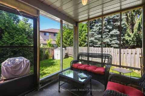 4 Colton Court, ON K6V 6W4
