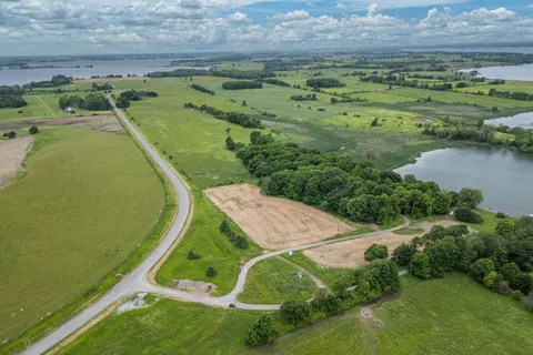 15 Irvine Bay Lane, ON K0H 2Y0