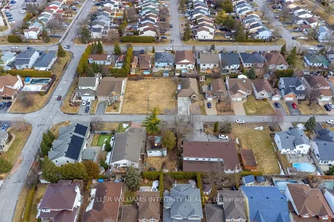 924 Beauchamp Avenue, ON K1C 3A8