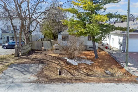 924 Beauchamp Avenue, ON K1C 3A8