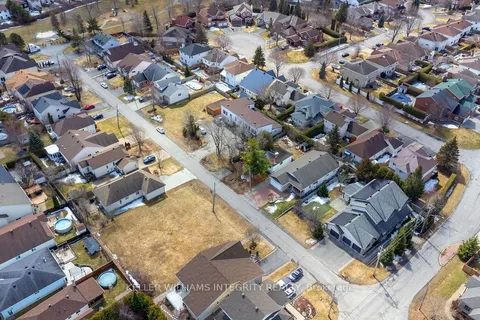 924 Beauchamp Avenue, ON K1C 3A8