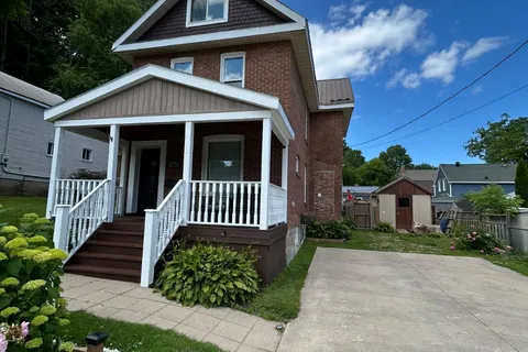 534 17th Street, ON N4K 4B7
