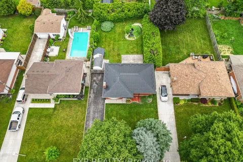 14 Pickwick Crescent, ON N5V 2P8