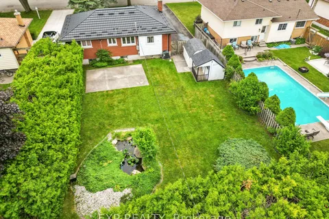 14 Pickwick Crescent, ON N5V 2P8