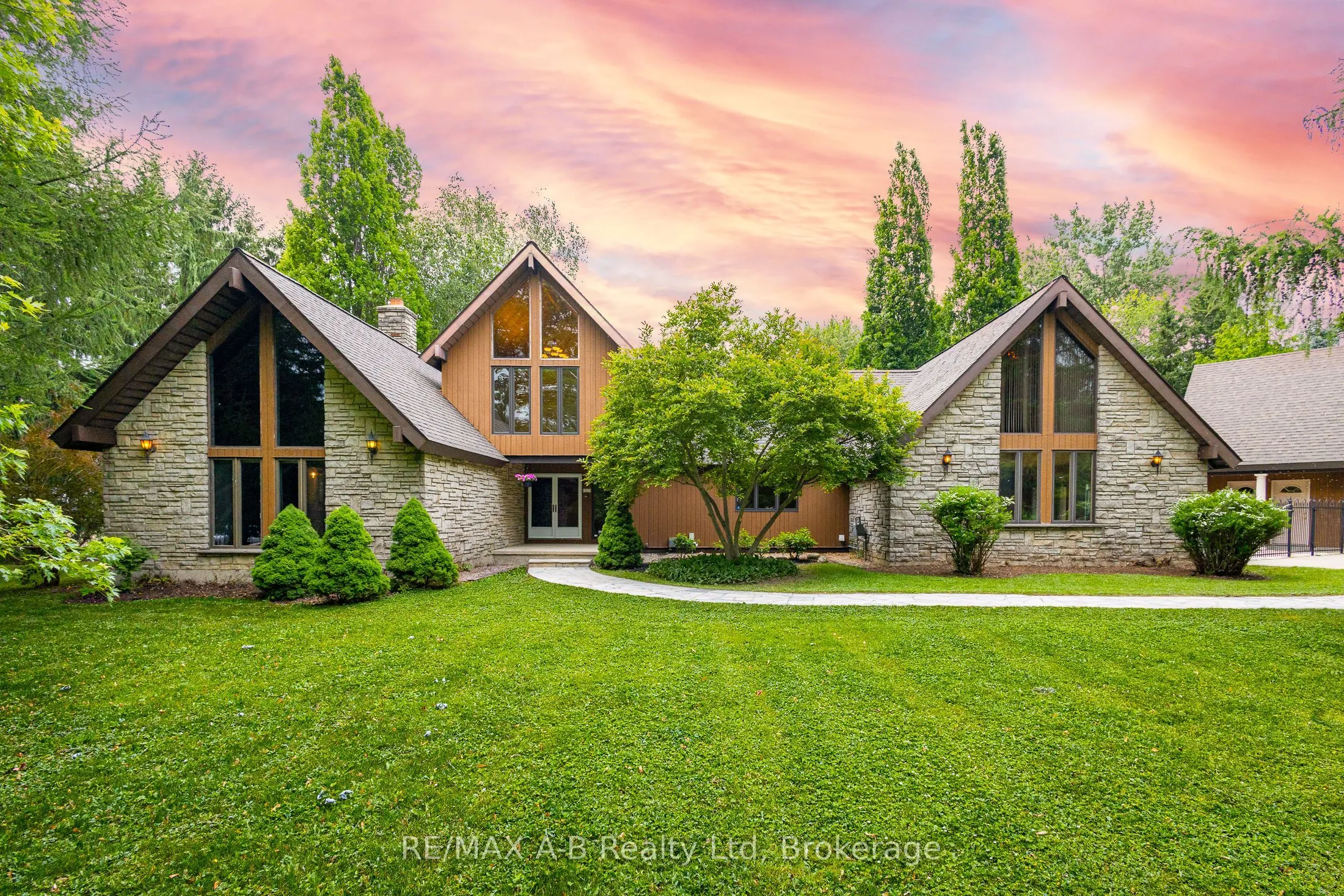 3812 Bannerd Drive, ON N5A 6S4