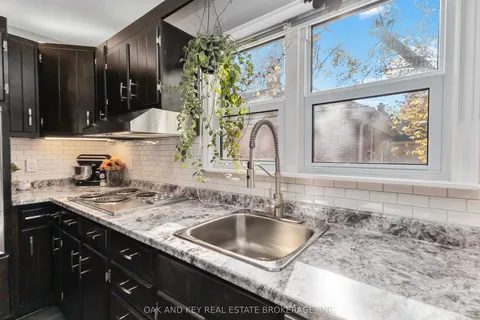 87 Elgin Street, ON N5Z 2T4
