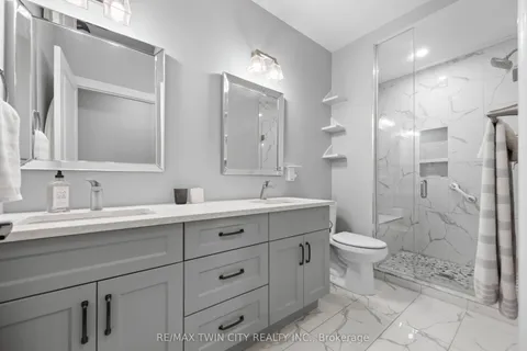 546 Manor Ridge Crescent, ON N2K 0B4