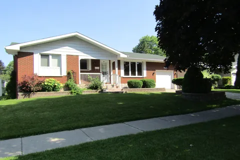 1921 Concorde Avenue, ON K6H 6M3