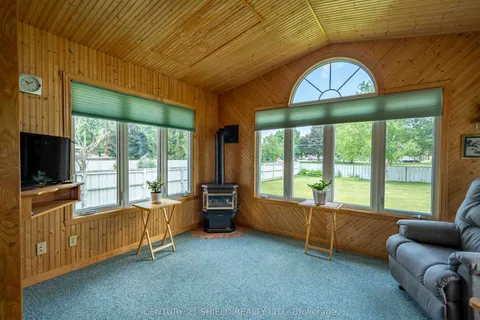 1921 Concorde Avenue, ON K6H 6M3