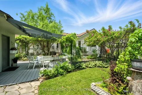 147 VILLAGE Road, ON L2T 3C4