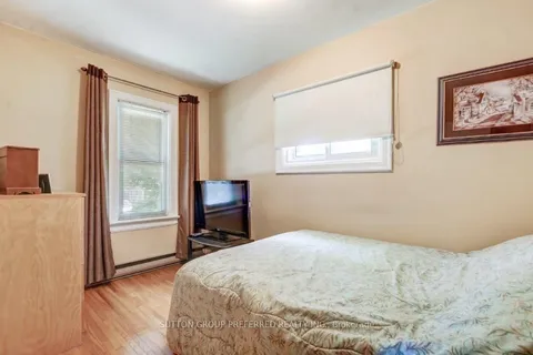 695 Ecclestone Street, ON N5Y 3Z8