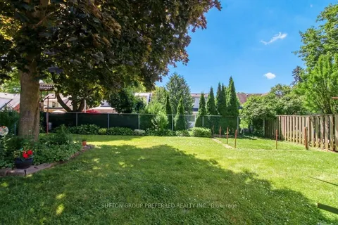 695 Ecclestone Street, ON N5Y 3Z8