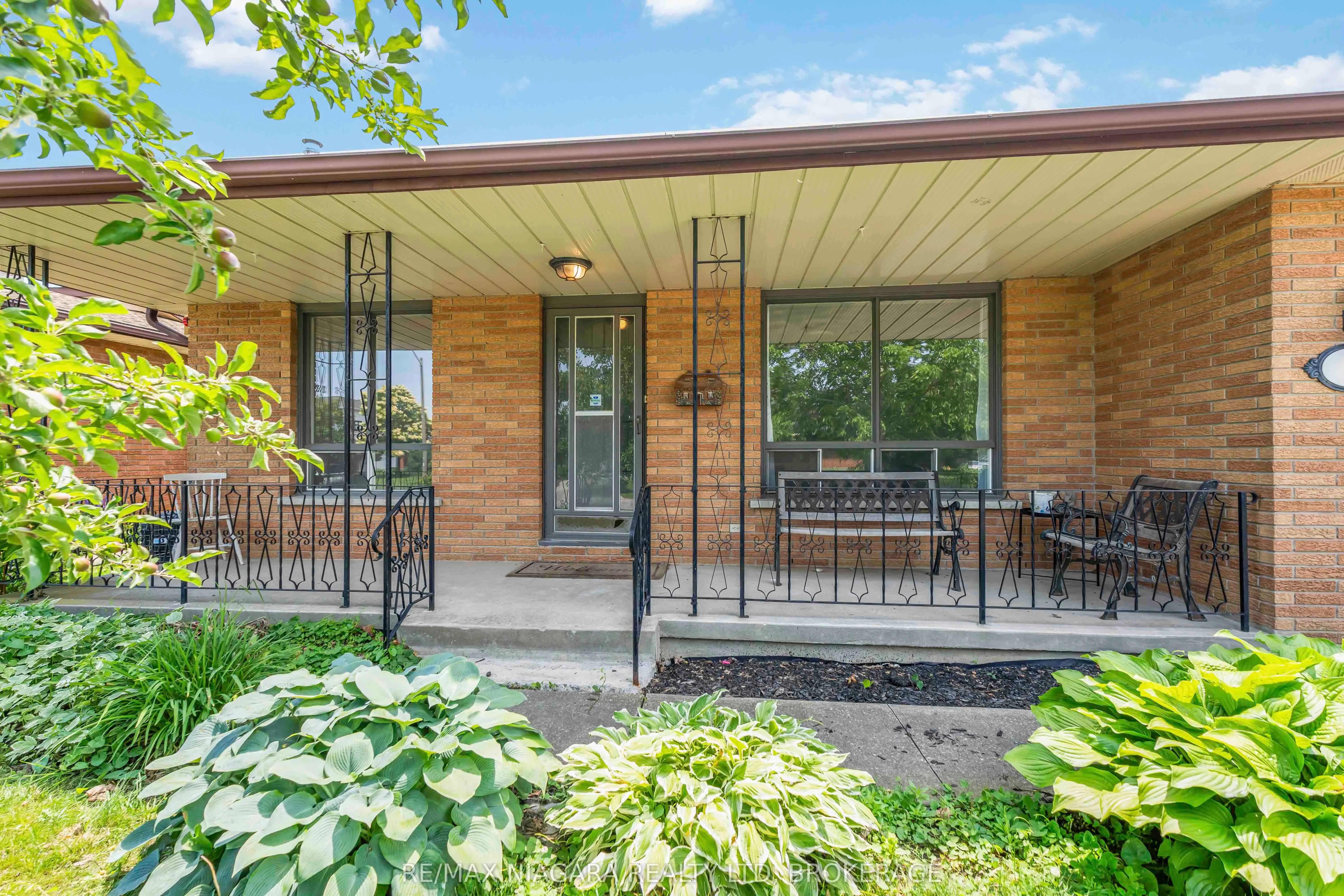 4 Charleen Circle, ON L2M 7G6