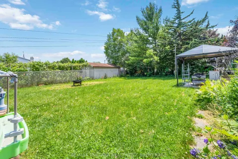 4 Charleen Circle, ON L2M 7G6
