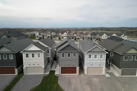315 Mullighan Gardens, ON K9K 0H2