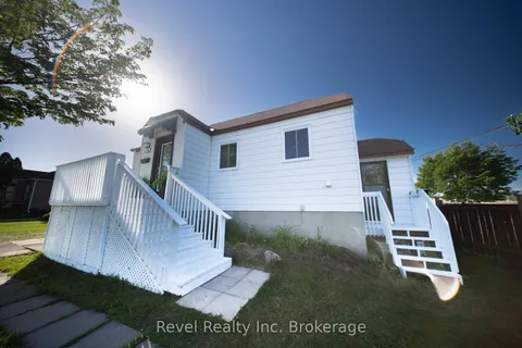 178 Judge Avenue, ON P1A 1B6