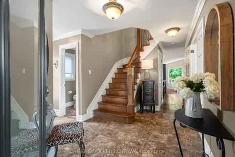 2229 Nature Trail Crescent, ON K1W 1E7