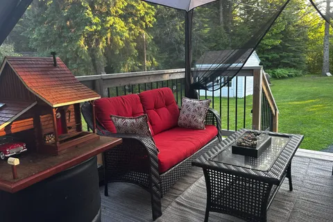 54 Sprucedale St Street, ON K0L 1M0