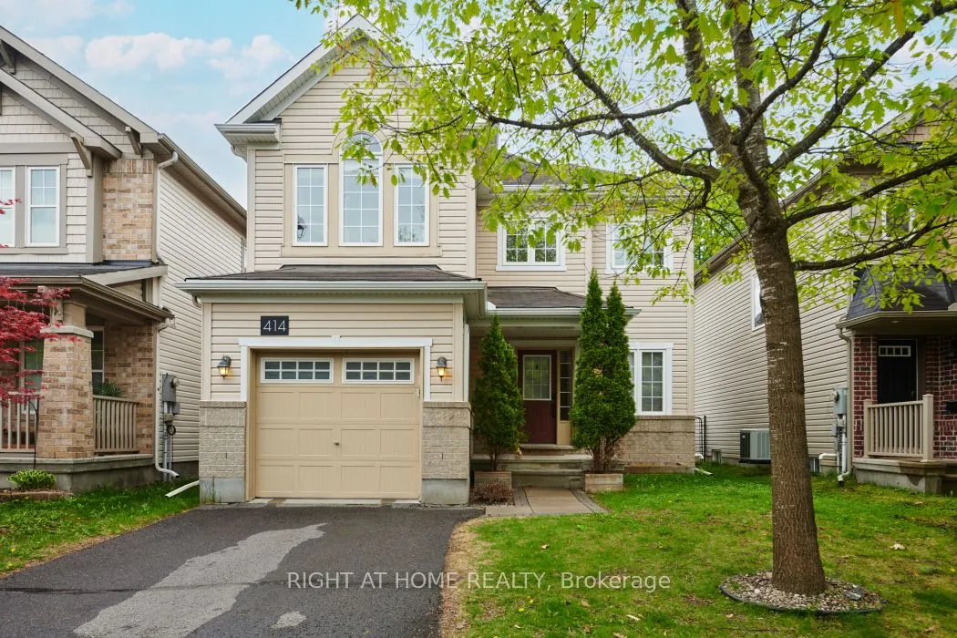 414 Vendevale Avenue, ON K2S 0M6