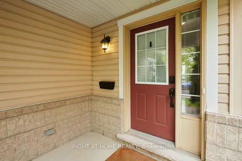 414 Vendevale Avenue, ON K2S 0M6