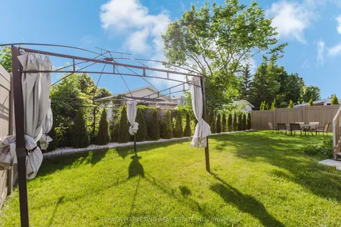 526 Ponthieu Circle, ON K1W 0N4