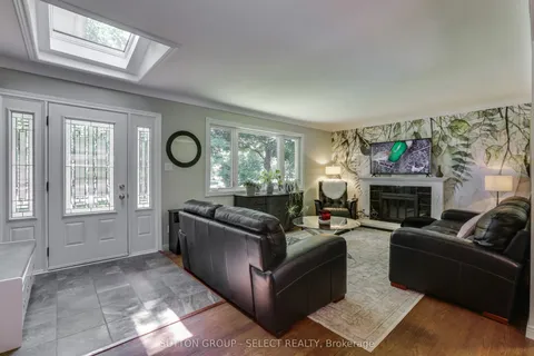 21 Brentwood Crescent, ON N6G 1X4