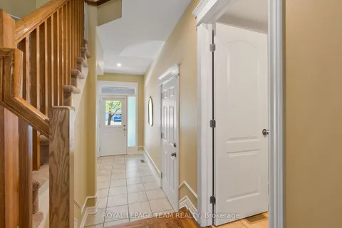135 Talltree Crescent, ON K2S 0B1
