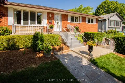 67 Almond Road. N5Z 4C7 Road, ON N5Z 4C7