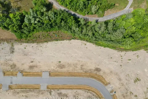 5442 Winfield Drive, ON L1A 3V5