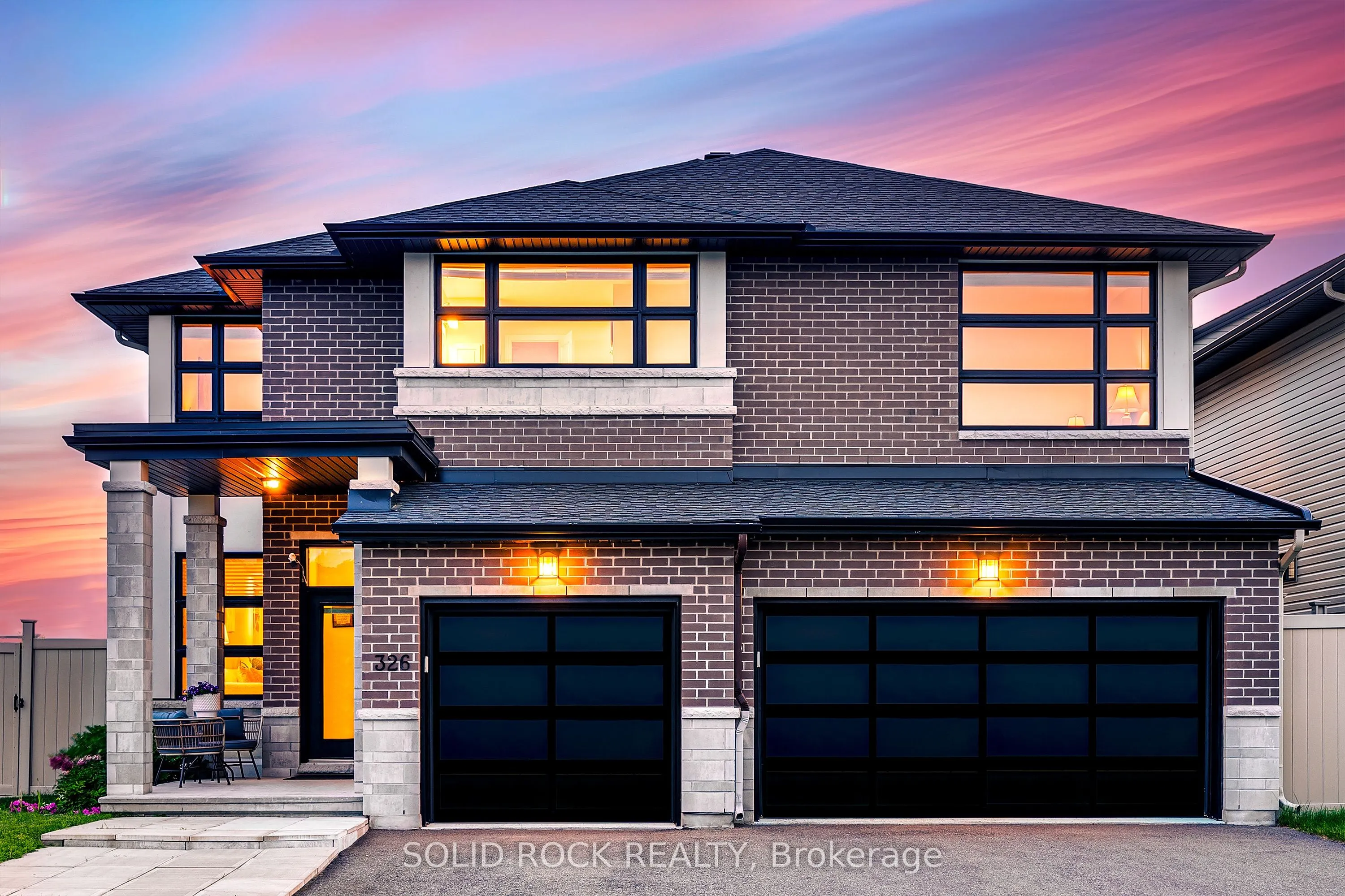 326 Memorial Grove, ON K1X 0C8
